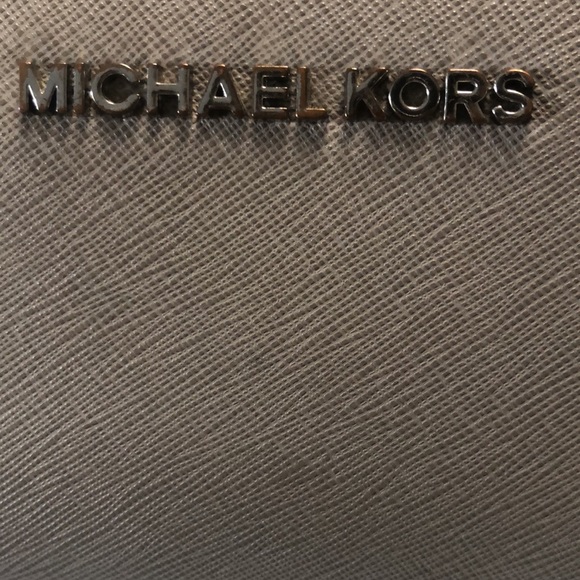 Michael Kors Jet Set Travel Large Saffiano Leather Zip Wallet Wristlet - Picture 3 of 13